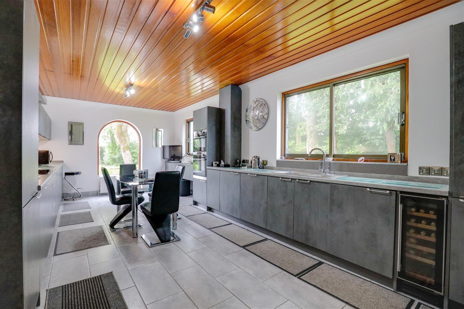 Hillandale, Pen-Y-Turnpike Road, Dinas Powys, Vale of Glamorgan, CF64 4HG